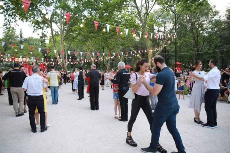 107455063_641189193417312_7629968903246505071_n-min