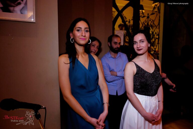 61280645_566818600512133_4500069348936777728_n